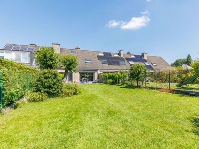 ENERGIEVRIENDELIJKE 3-slaapkamerwoning met ZONNIG TERRAS en