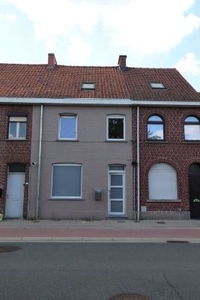 Gerenoveerde woning met 4 slaapkamers centrum Izegem