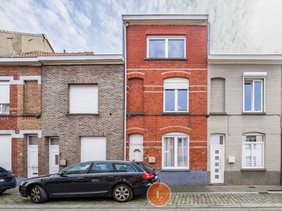 Instapklare starters woning met 3 slaapkamers en tuin in ...