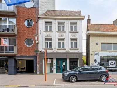 Te renoveren appartementsgebouw op topligging in Deinze