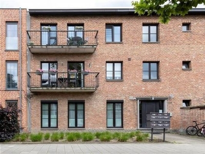 Top gerenoveerd appartement met 2 ruime slaapkamers!