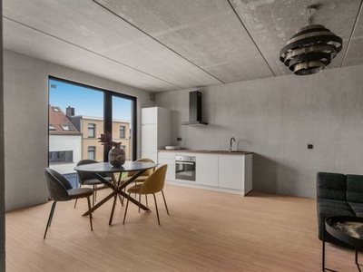 Fancy bemeubeld 2 slaapkamer appartement met terrasje!