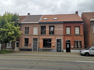 Gezellige rijwoning met drie kamers