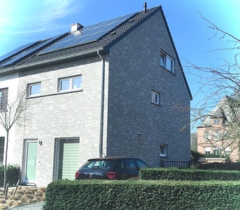 Moderne energiezuinige woning met een ruim terras