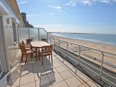 Penthouse op de Zeedijk in Duinbergen met heerlijk terras