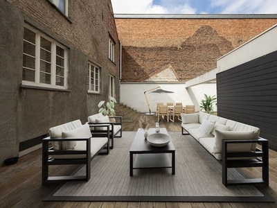 Riante loft met ruim terras op een prestigieuze locatie