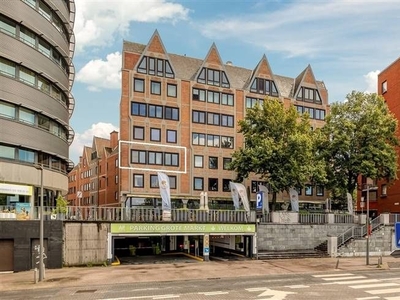 Studio in hartje stad met uitzicht op Het Steen