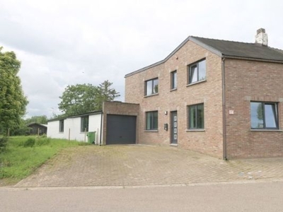 WONING - 3 SLK - 2 BADKAMERS - 2 GARAGES - TUIN - TERRAS