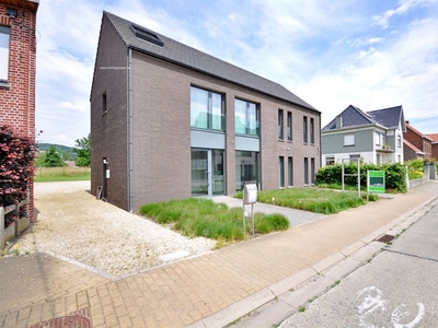 Nieuwbouw woon- en handelspand te koop in Amougies