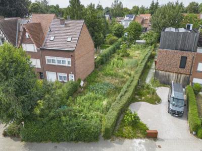 Prachtige bouwgrond voor half open bebouw met royale tuin