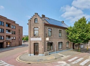 Karaktervolle herenwoning, 4 tot 6 slks + aparte studio, per