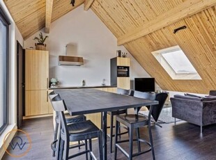 Gerenoveerd 3 slaapkamer appartement aan het station