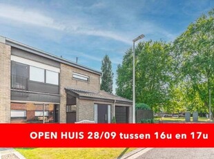 GERENOVEERDE WONING MET 3 SLAAPKAMERS, GARAGE EN TUIN