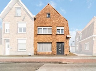 Gezinswoning met garage in Sint-Michiels