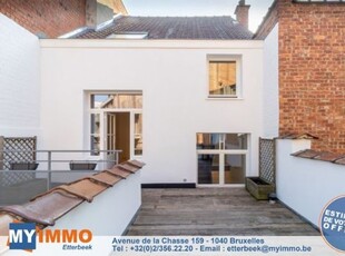 MONTGOMERY - Weelderig duplex met 2 slaapkamers + terras