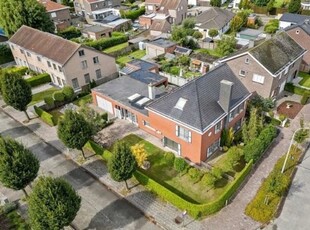 Ruime woning met eindeloze mogelijkheden.