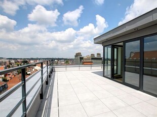 Cinquantenaire I Gribaumont : Furnished penthouse terrace