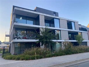 Prachtig nieuwbouwappartement met twee slaapkamers en staanp