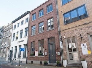 Verhuurd handelspand met duplex