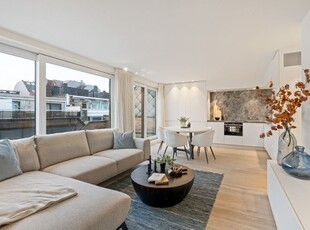 Volledig gerenoveerde penthouse met ruime terrassen en zi...