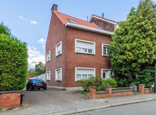 Woning met 4 slaapkamers, terras, tuin en garage