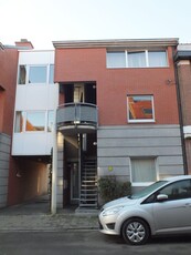 Zonnig appartement voor rustige huurder - garage inbegrepen