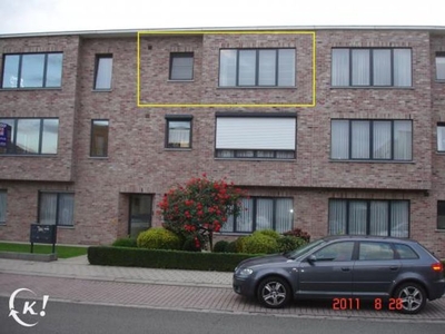 Ruim en licht appartement (2e verdieping)