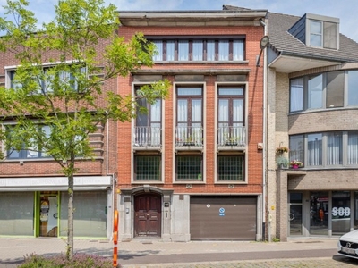 Ruime herenwoning met knappe authentieke elementen