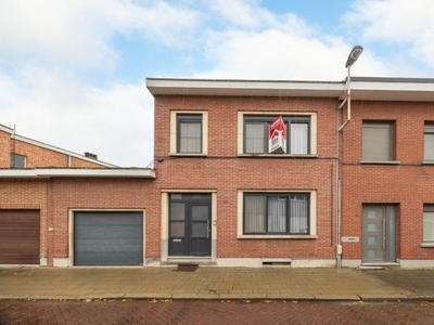 Verzorgde woning met 2 slpks, bureau, garage en koer