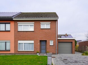 Halfopen bebouwing met drie slaapkamers