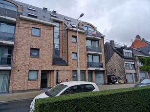 Appartement met 2 slaapkamers, terras en staanplaats