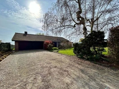 Ruime VILLA op sublieme locatie, 3 slpkrs, bureel, 2 garages