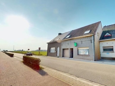 Betaalbare woning met 3 slpk en garage te Lauwe