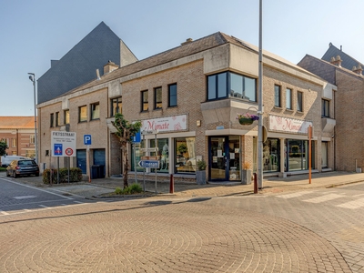 Appartement met twee slaapkamers en garage