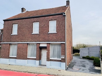 Gezellige te renoveren woning.