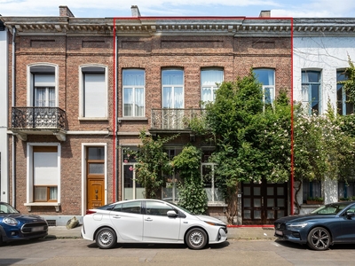 Prachtig herenhuis met riante buiten en polyvalent bijgebouw