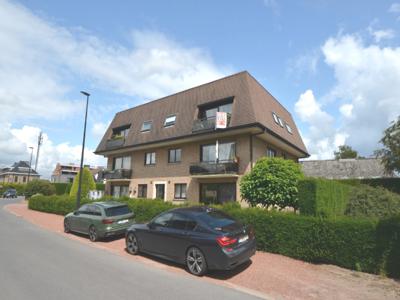 Ruim appartement met garage