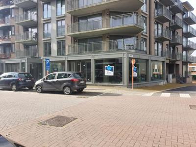 Nieuwbouw handelsgelijkvloers te koop in Koksijde