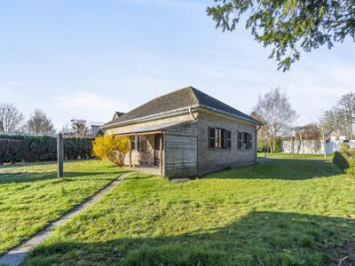 Goed onderhouden bungalow in leuke wijk te De Pinte!