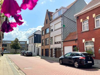 Grote woning met garage te Zeebrugge-dorp