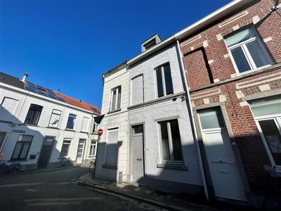 Lichtrijke woning met 3 slpks te huur