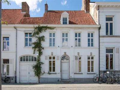 Unieke en klassevolle woning aan de Leieboorden