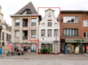 Commerciële ruimte met bovenliggende duplex te Mechelen