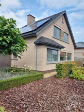 Instapklare woning met tuin, garage, 2 slpks