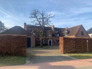 Prachtige woning met 6 slaapkamers + ruimte vrij beroep