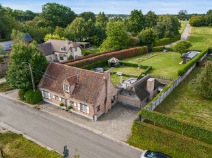 Prachtige woning met paardenstal in bossen van Waasmunster