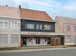 Ruim handelspand (voormalige Slagerij) met woonst in Ettelg