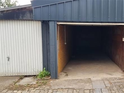 Afgesloten garagebox