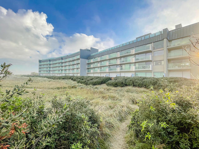 HOEKAPPARTEMENT met 4 slaapkamers gelegen op de WANDELDIJK.