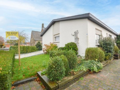 Moderne halfopen nieuwbouwwoning op 537 m² met garage, tuin en 3 slaapkamers